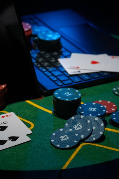 Spadegaming roulette wheel table with live dealer and chat